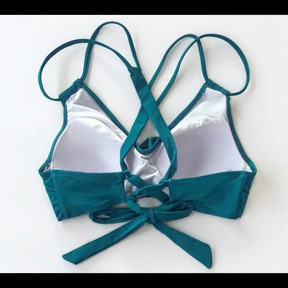 New bikini top with cross cross tie back - Picture 2 of 4